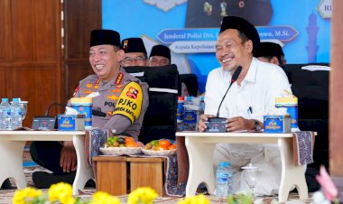 Kapolri-Bersama-Gus-Baha:-Jaga-Persatuan-agar-Indonesia-Terus-Tumbuh-dan-Maju