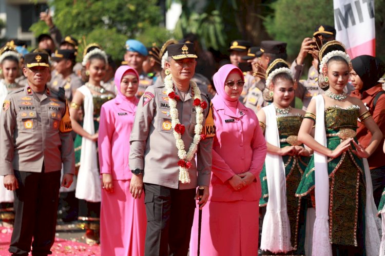 Tari Reog dan Beskalan Sambut Irjen Pol Imam Sugianto Sebagai Kapolda Jatim yang Baru