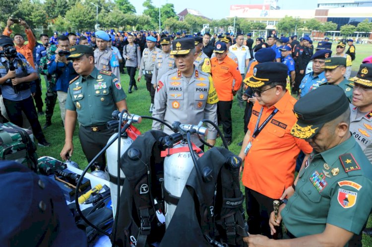 Kapolda Jatim Cek Peralatan dan Kesiapan Personel Penanggulangan Bencana Hidrometeorologi