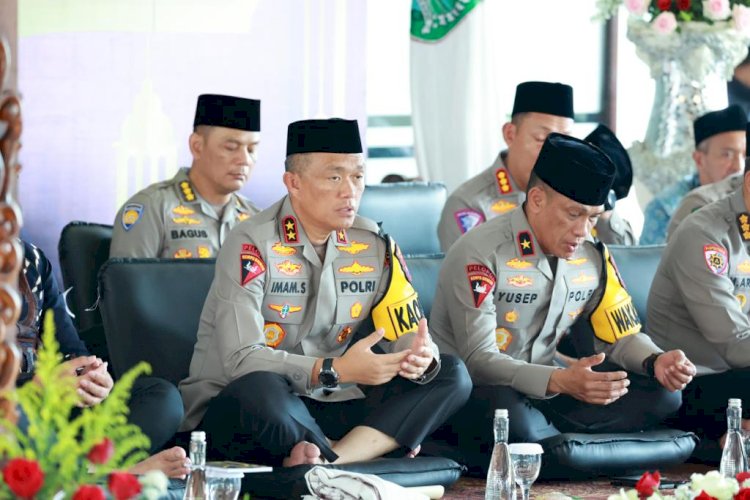 Kapolda Jatim Gelar Doa Bersama Dengan Keluarga Korban Kanjuruhan