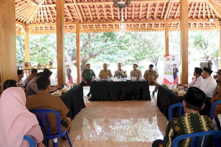 Jum'at Curhat di Sukorejo Kapolres Ponorogo Minta Perguruan Silat Turut Jaga Kondusifitas