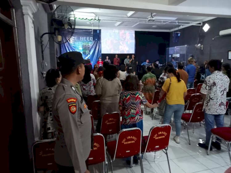 Polisi Sidoarjo Berikan Rasa Aman dan Nyaman Ibadah di Gereja