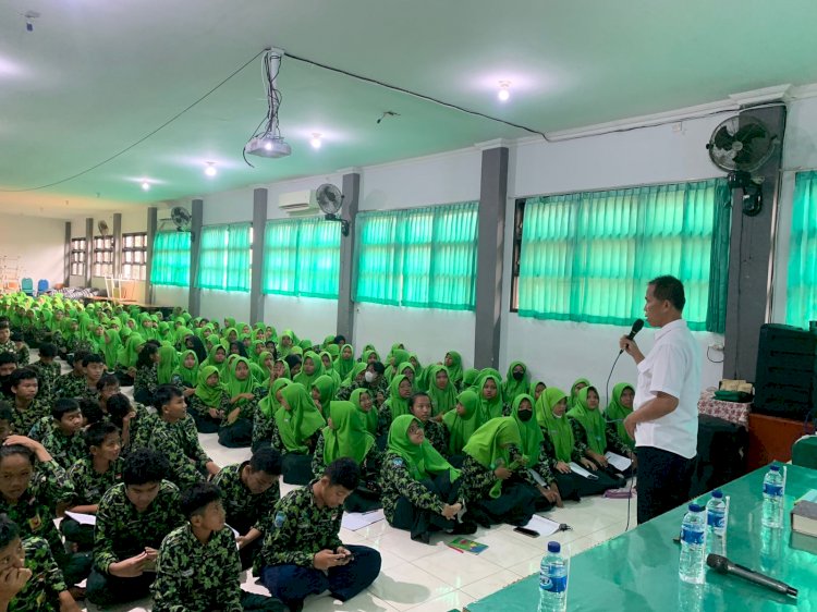 Polres Pelabuhan Tanjungperak Selamatkan Generasi Bangsa Ajak Pelajar Perangi Narkoba