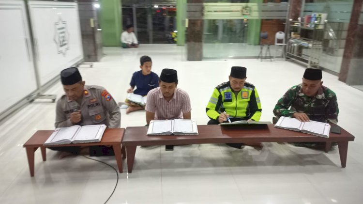 Kapolsek Balongbendo Patroli Sambang Masjid