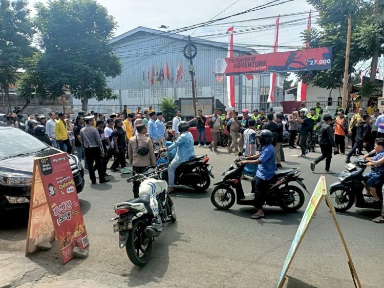 Polisi Pertebal Pengamanan di Kantor KPU, Pendaftaran Paslon Pilkada di Tulungagung Berlangsung Kondusif