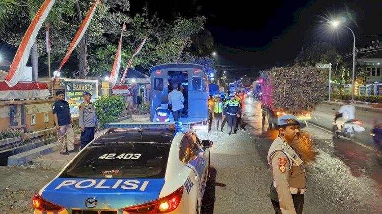 Polres Situbondo Tingkatkan Patroli dan Penjagaan di Kantor KPU