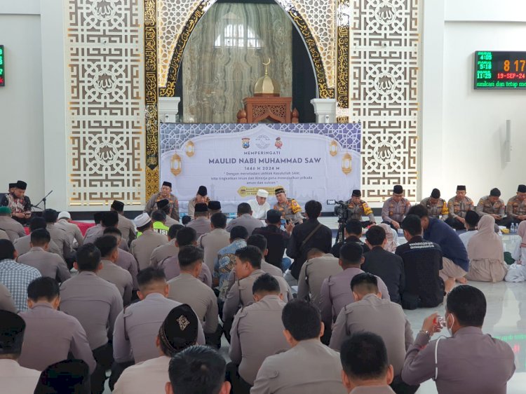 Polresta Sidoarjo Peringati Maulid Nabi dan Berikan Santunan