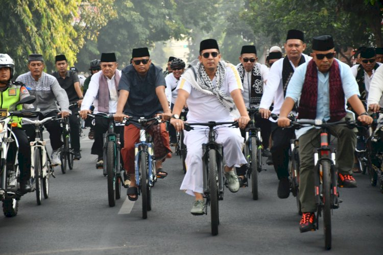 Cooling System Pilkada 2024, Polres Mojokerto Gowes Bareng Forkopimda dan 1.000 Santri