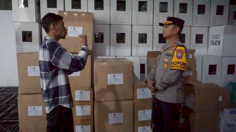 Kapolres Mojokerto Kota Tinjau Gudang Logistik KPU, Pastikan Keamanan Pilkada 2024