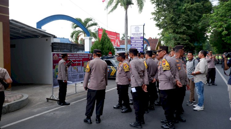 Kolaborasi Polisi dan TNI Lakukan Pengamanan, Debat Kedua Pilkada di Bondowoso Berlangsung Kondusif