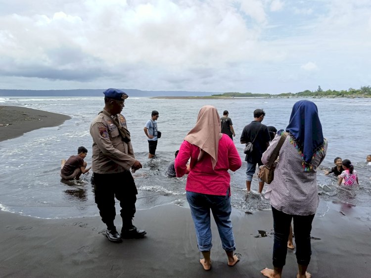 Libur Panjang, Polres Jember Tingkatkan Pengamanan di Sejumlah Lokasi Wisata Pantai