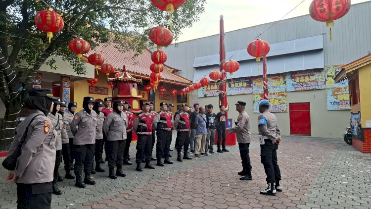 Polresta Sidoarjo Gelar Apel Pengamanan di Klenteng Tjong Hok Kiong Jelang Perayaan Imlek