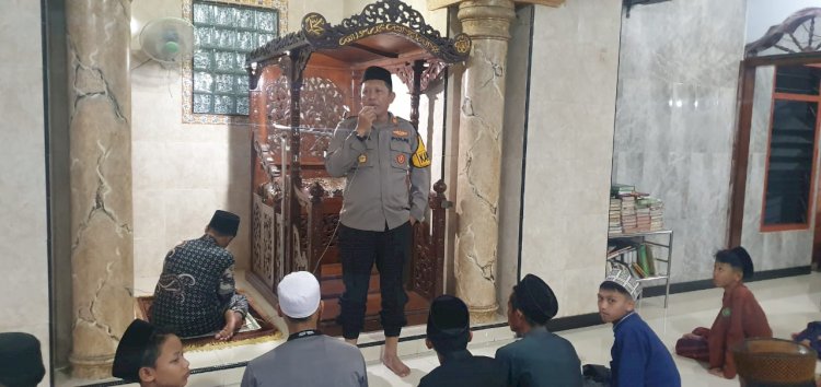 Kapolsek Tulangan Ajak Santri Cegah Narkoba dan Hindari Pergaulan Bebas