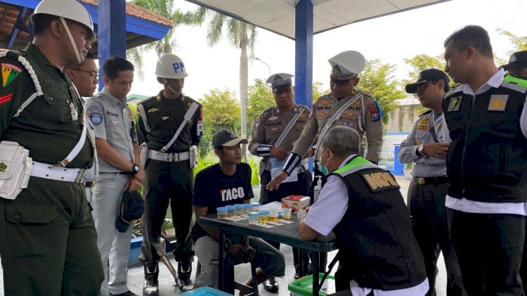 Operasi Keselamatan Semeru 2025, Polres Kediri Gelar Tes Urine di Terminal Pare