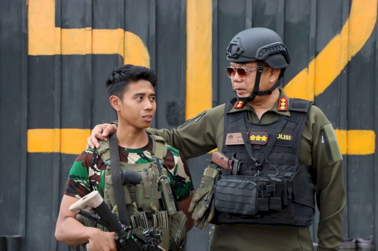 Jalin Sinergitas, Kasatgas Humas Operasi Damai Cartenz-2024 Kunjungi Pos Pamtas Yonif 512 di Oksibil