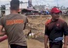 Brimob-Aceh-Pasang-Tali-Sling-pada-Jembatan-Putus-dan-Geser-Speed-Boat-untuk-Mendukung-Mobilitas-Warga-di-Bireuen