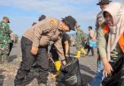 Polres-Lumajang-Bersama-Pemda-Gelar-Aksi-Bersihkan-Pantai-Bambang