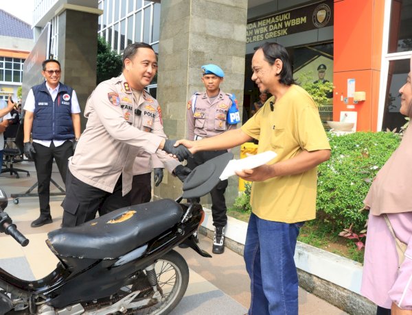 Polres Gresik Kembalikan 3 Motor Korban Curanmor dan Begal Tanpa Biaya