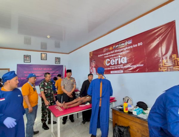 Hari Bhayangkara ke - 80 Polres Blitar Gelar Khitanan Massal Gratis di Kanigoro