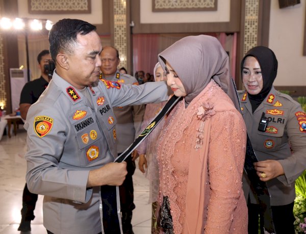 Jadi Ibu Asuh Polwan Polda Jatim, Ny. Lenia Dekananto Dorong Kesejahteraan dan Keharmonisan Keluarga Polri
