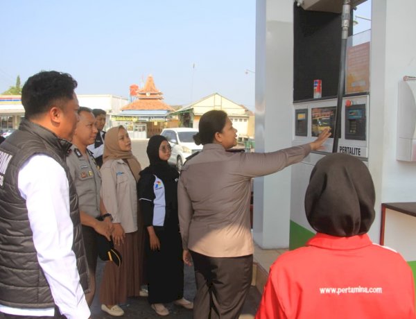 Kapolres Probolinggo Cek SPBU, Pastikan Pelayanan Tertib dan Stok BBM Tersedia