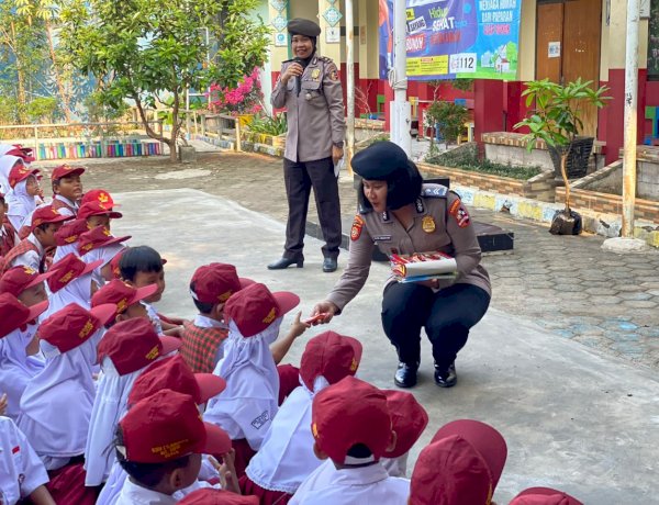 Tak Sekadar Jaga Keamanan, Polri Ajak Pelajar Peduli Pendidikan dan Lingkungan