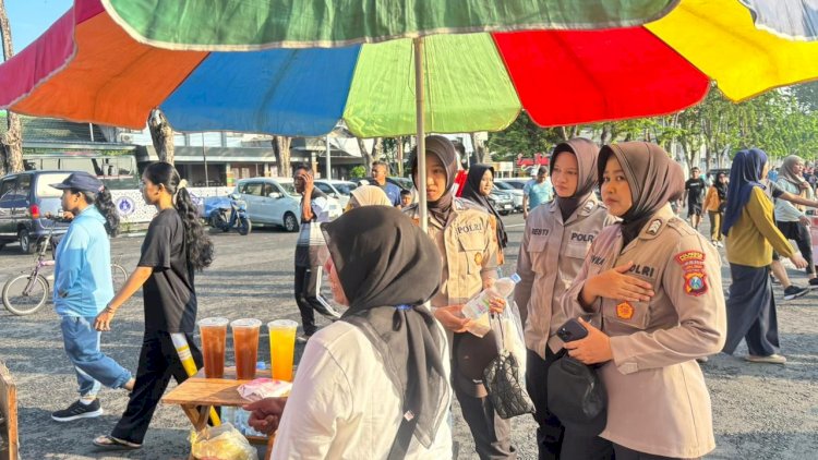 Polwan-Polresta-Sidoarjo-Sapa-Warga-di-CFD-Alun-alun
