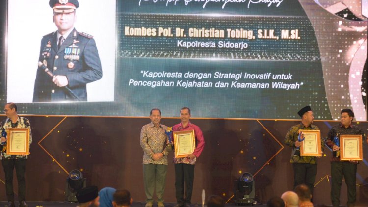Strategi-Inovatif-Kapolresta-Sidoarjo-Cegah-Kejahatan-dan-Keamanan-Wilayah-Raih-Radar-Surabaya-Award