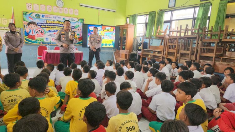 Sidoarjo-Aspirasi-Siswa-Cegah-Bullying,-Polsek-Gedangan-Beri-Edukasi-Pelajar-SDN-Karangbong